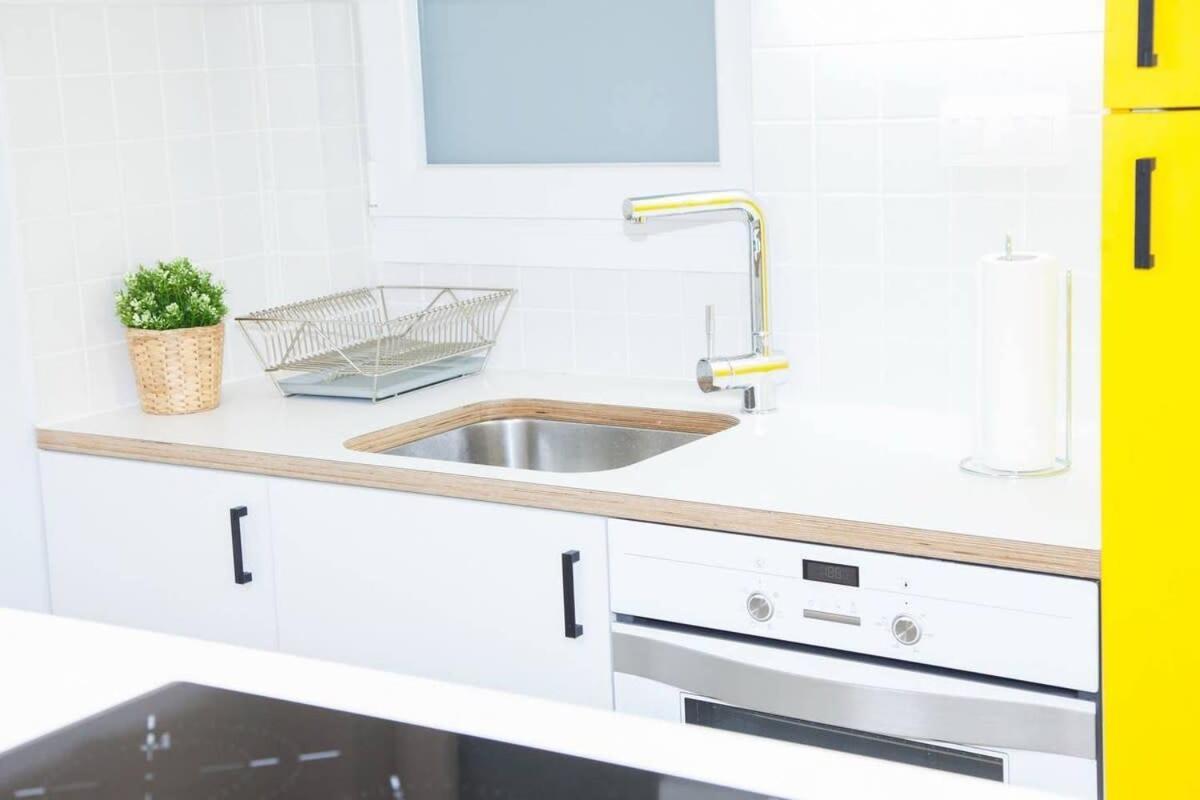 Fully Renovated, Modern Beauty In Central Athens! Exterior photo